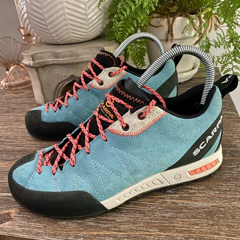 Scarpa Blue and Black Women's Shoes